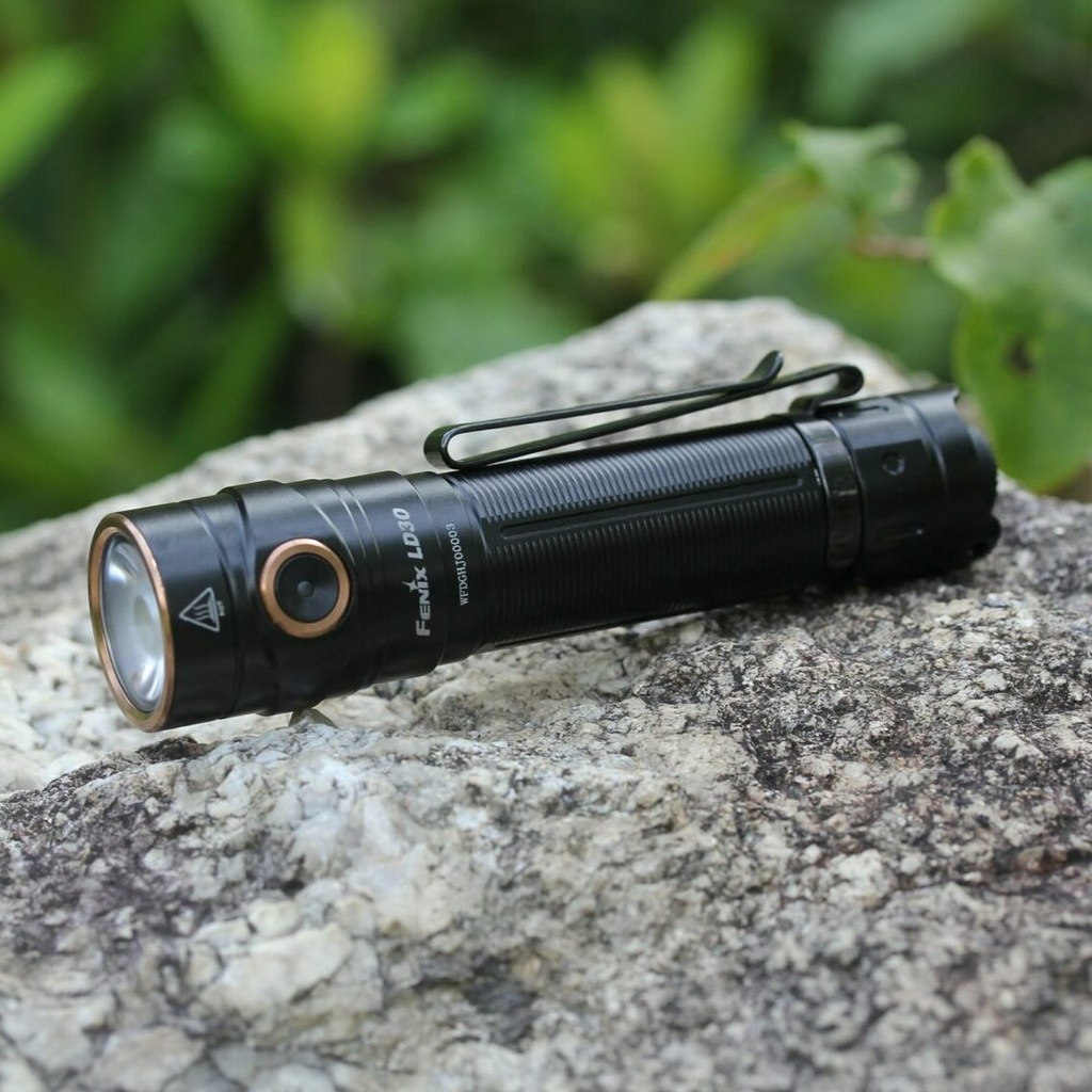 Fenix LD30 Cree LED 1600lm 18650 電筒